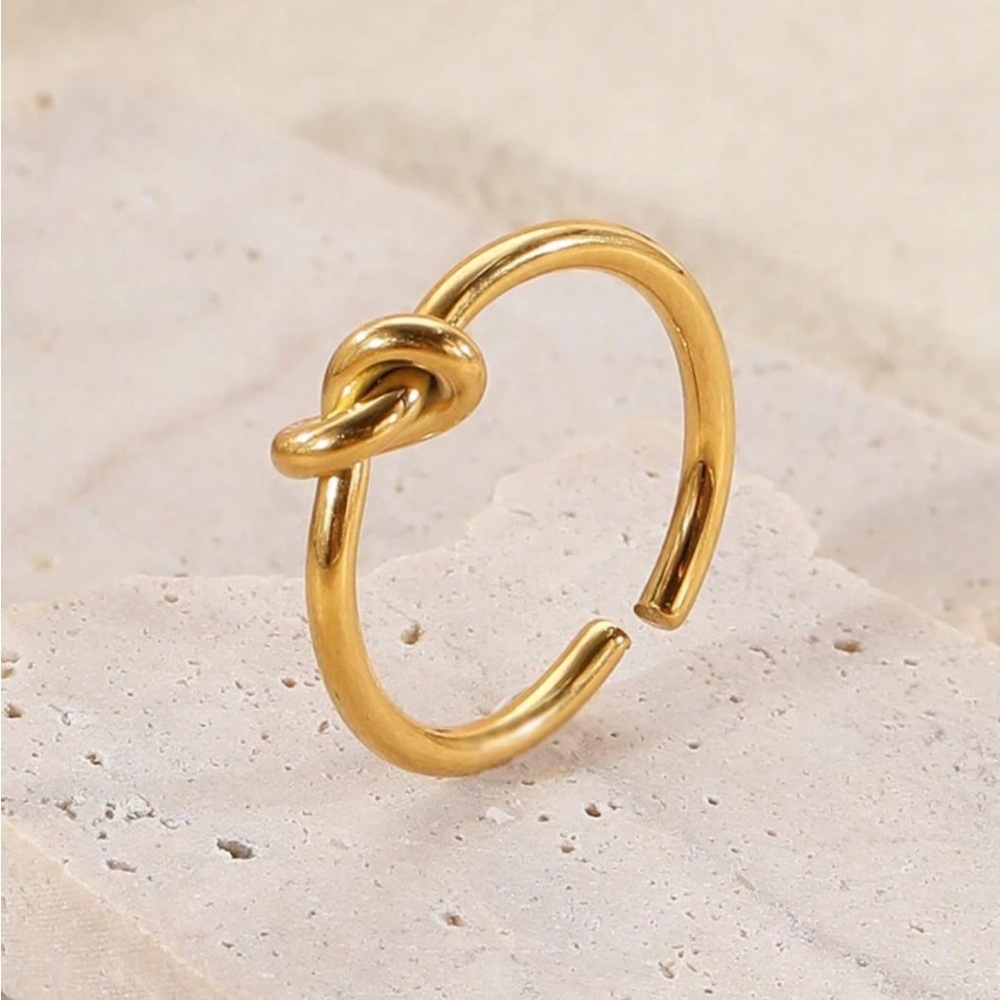 STAINLESS STEEL “ THE LOVE KNOT” RING - Picture 2 of 2
